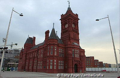 This building was constructed in 1896 for the Cardiff Railway Company
[Cardiff - Wales]