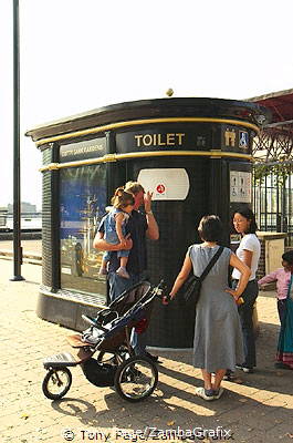 Hi-tech automatic public lavatory