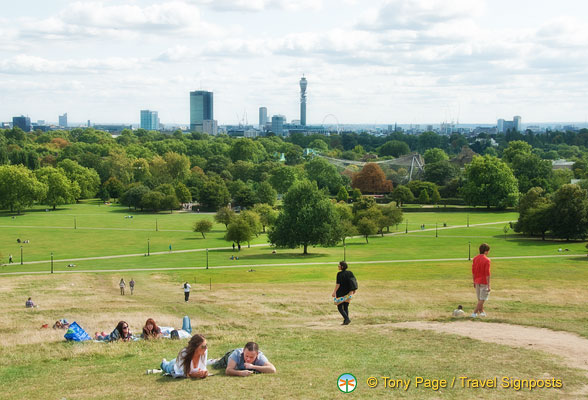 Panoramic view of central London from Primrose Hill