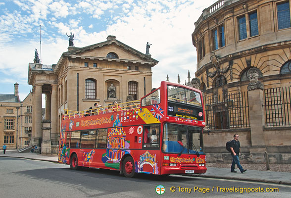 Oxford sightseeing on a Hop-on Hop-off bus