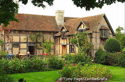 William Shakespeare was borne on April 23, 1564 and died in 1616 [Stratford-upon-Avon-England]