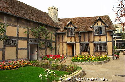 Shakespeare's birthplace was bought for the nation in 1847 through a public appeal[Stratford-upon-Avon - England]