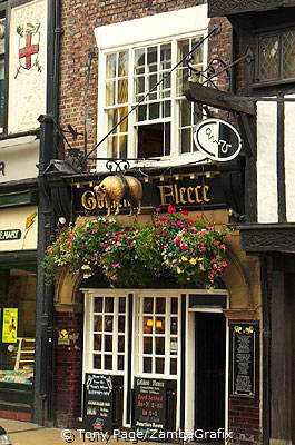 The Golden Fleece Pub, the most haunted pub in York