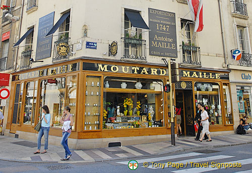 Moutarde Maille shop, established since 1747