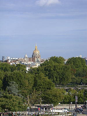 The Dome Church with its glittering gold roof was originally built as Louis XIV's private chapel - Les Invalides 