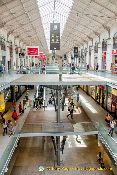 Shopping mall inside the Gare St Lazare complex