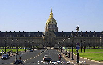 Glittering golden roof of the Dome Church
[Les Invalides - Paris - France]