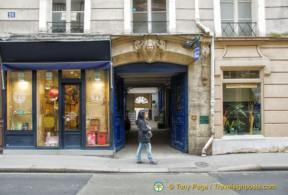 Passage Potier runs between 26 rue de Richelieu and 23 rue de Montpensier