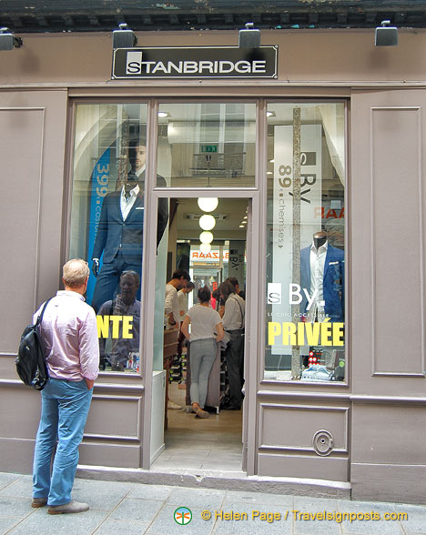 Stanbridge at 28 Rue de Sévigné Paris