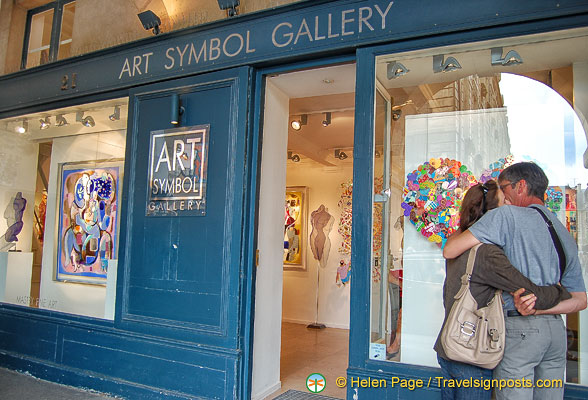Art Symbol Gallery, Place des Vosges