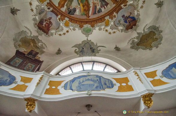 Ceiling fresco