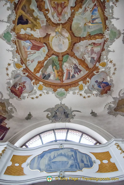 Ceiling fresco