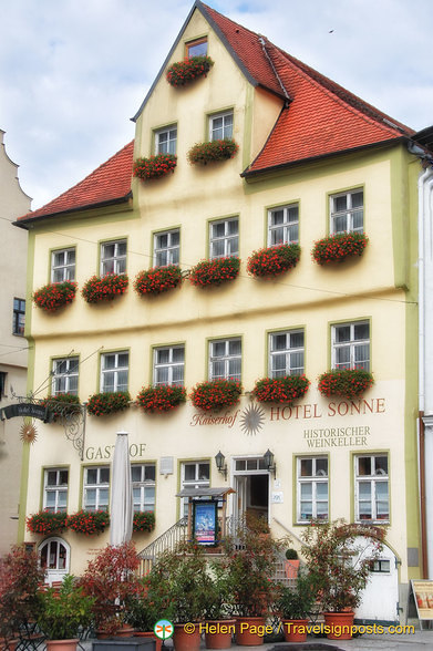 Kaiserhof Hotel Sonne at Marktplatz 3, Nördlingen
