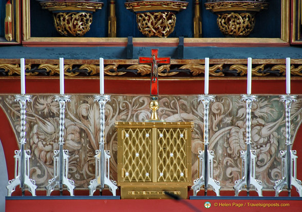 Features of the Marienaltar