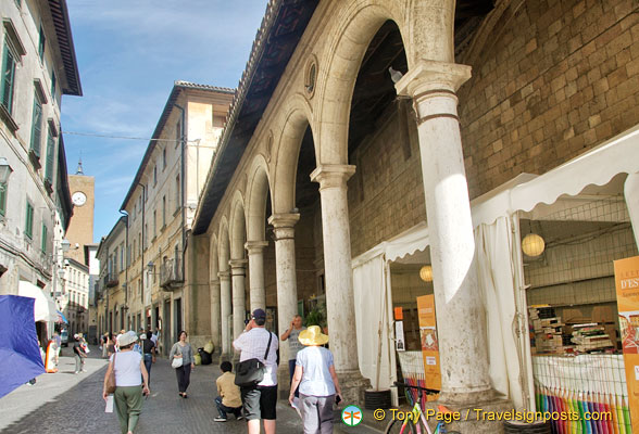 Corso Cavour in the hear of Orvieto