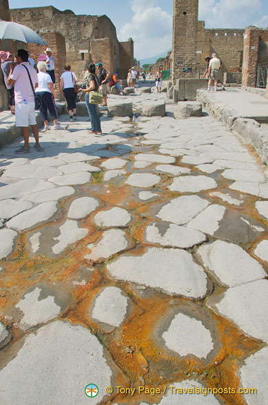 Pompeii street