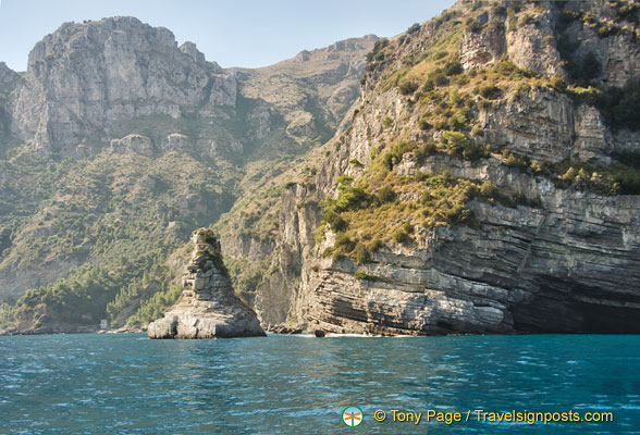Rugged coastline along the Sorrento Peninsula