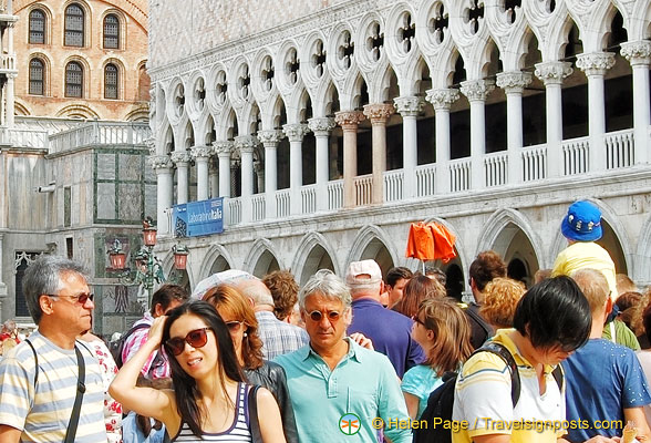 Crowds in front of the Palazzo Ducale