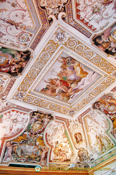 Villa d'Este ceiling frescoes