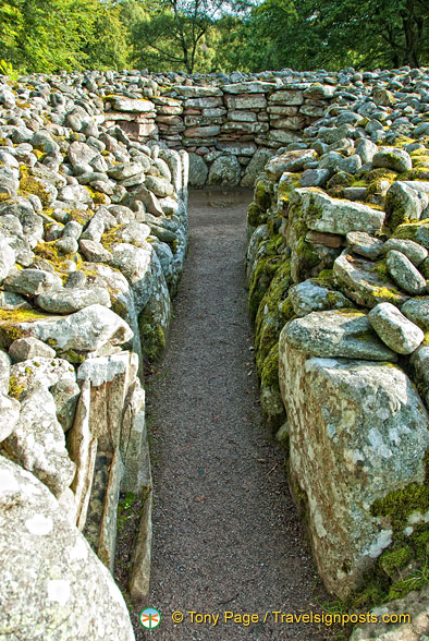 Passage to the central chamber of the cairn