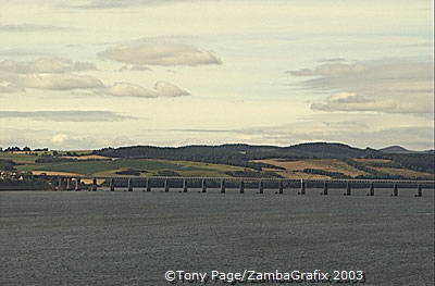 The Tay is the longest river in Scotland, stretching a distance of 193 km [Scotland]