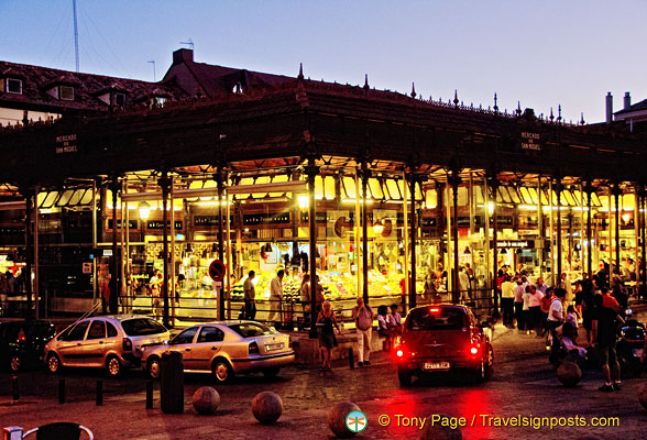 Night view of the Mercado de San Miguel