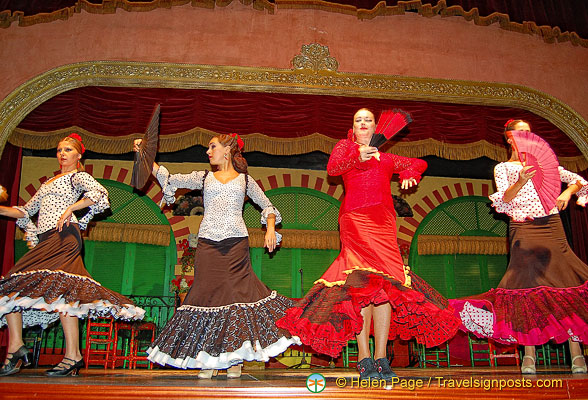 Tablao El Palacio Andaluz flamenco troop