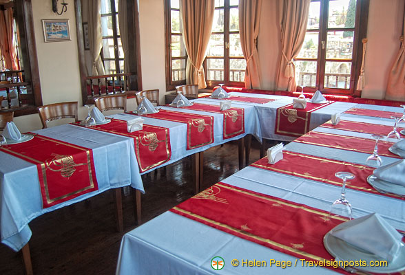 Table setting of the Sultan Hanim Mansion restaurant