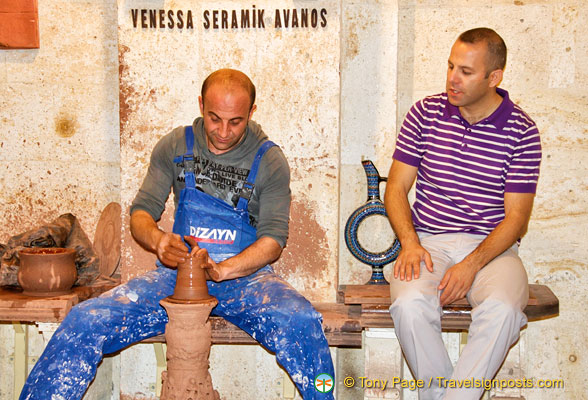 A demonstration by Hassan, one of the best at Venessa Seramik