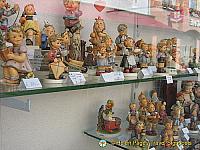 Porcelain figurines in this Melk shop