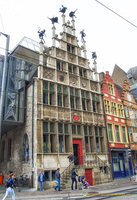 Mason's guildhall on Sint-Niklaastraat. The words 'Plus Oultre' were the motto of Charles V 