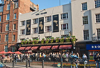The Globe tavern on Marylebone Road