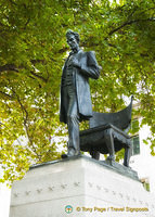 Abraham Lincoln in Parliament Square
