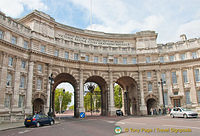 Admiralty Arch - Built in honour of Queen Victoria