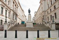 Statue of Robert Clive