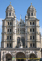 Eglise St. Michel's facade combines flamboyant Gothic with Renaissance details