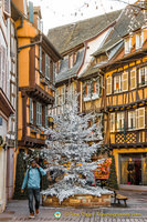 Christmas decorations on Rue des Boulangers