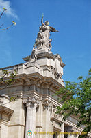 Grand Palais sculpture