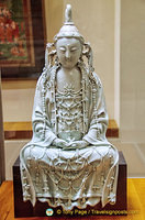 Porcelain Bodhisattva Avalokiteśvara in meditation - Ming Dynasty