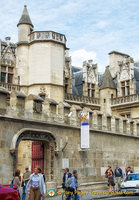 Entrance to the Musée National du Moyen Age