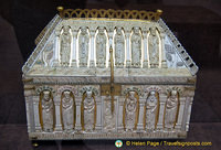 An exquisite ivory reliquary