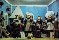 Kitchen dolls