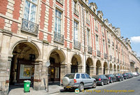 Place des Vosges pavillion