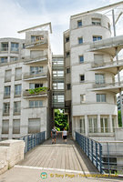 The Promenade Plantée seems to cut through these residential apartments