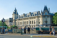 The Criminal Court of Paris (Tribunal Correctionnel) at 14 Quai Goldsmiths