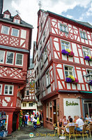 The timber-frame building that houses the Bitchen restaurant was built in 1613, the same time as the Bernkastel Rathaus