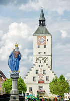 Statue of the Virgin Mary facing the Old Town Hall