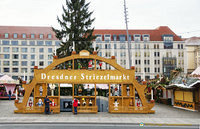 Dresden Striezelmarkt Arch