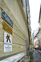 Direction to the Museum