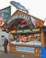 Fischbraterei has calamari and fish and chips